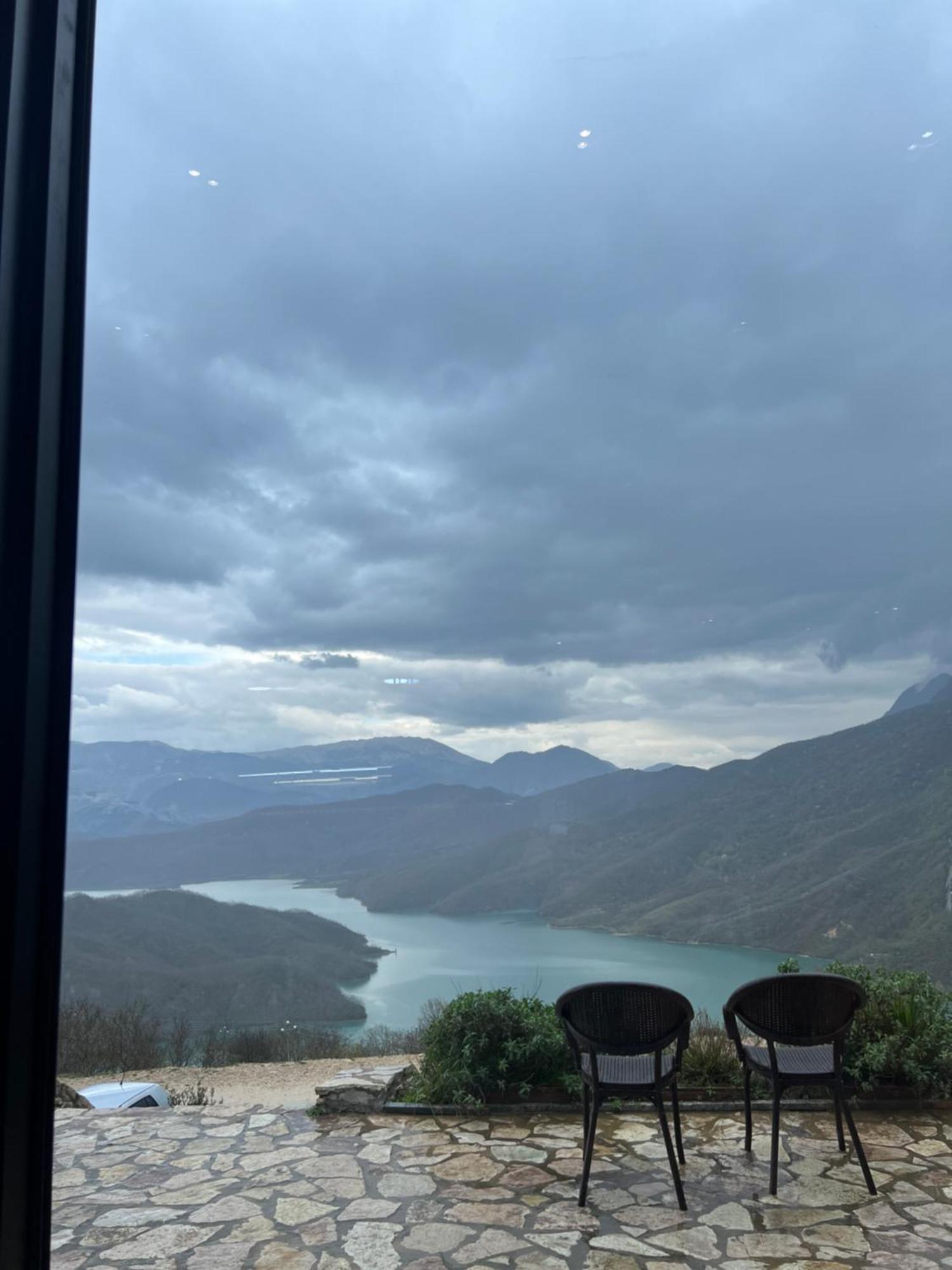 Hotel en barco Day Trip Albania *